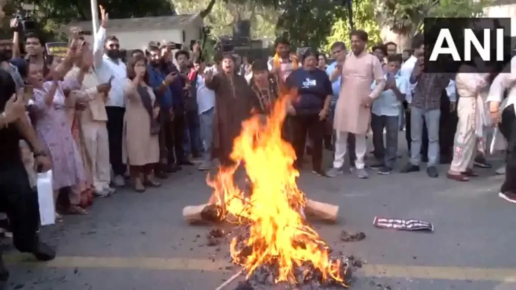 bjp-protest-rahul-gandhi-house-1776512501