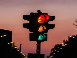 Traffic_Light_1779500629120_1779500642494_63bafdfb-68b5-4788-be6b-0594aa7e931d