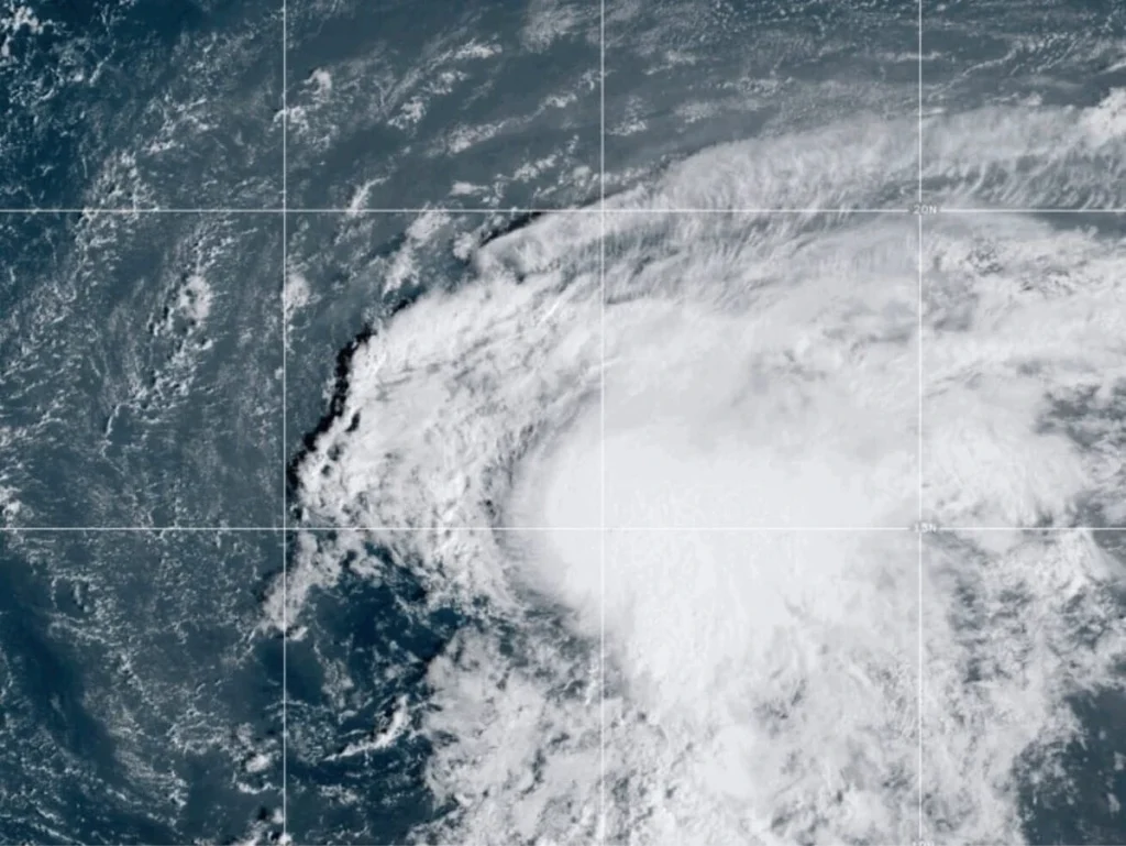 Tropical-Weather-Lorenzo-0_17611
