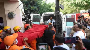 2015854-lucknow-aliganj-fire-social-media-1