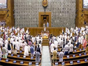 parliyament-768x576