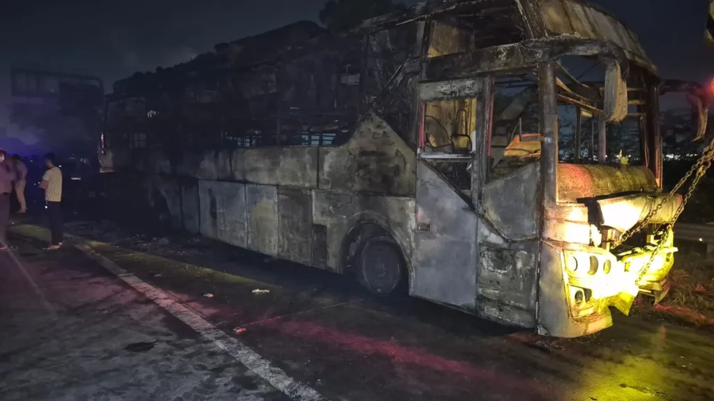 noida-bus-fire-incident-4-179022