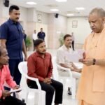 जनता दर्शन में CM योगी का सख्त निर्देश, दूसरी बार भी समस्या लेकर आया फरियादी तो तय होगी जवाबदेही; जमीन कब्जाने वालों पर कार्रवाई के आदेश